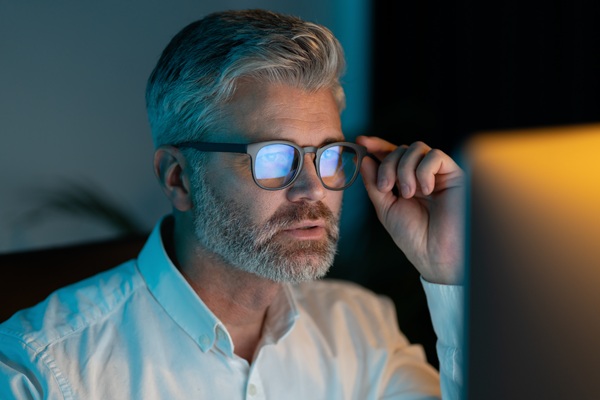 How Blue Light Glasses Help Protect Your Eyes