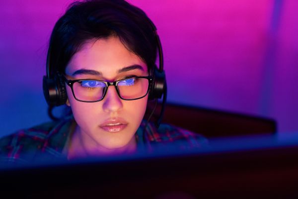The Benefits Of Investing In Blue Light Glasses