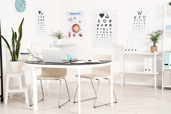 Where To Buy Prescription Glasses: Optometrist Office Vs  Online