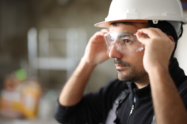 Choosing The Right Safety Glasses For Work, Sports, And Everyday Use