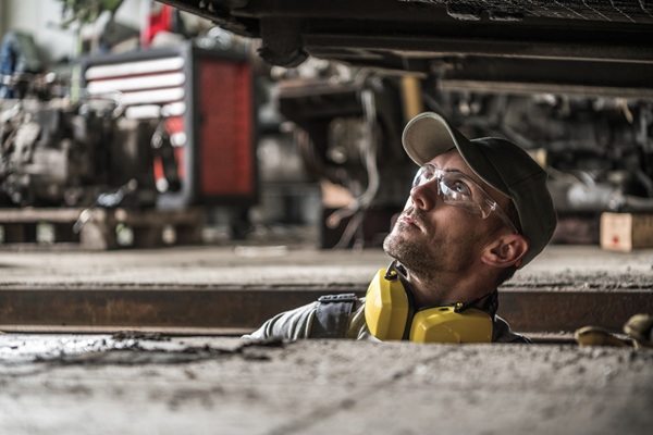 Benefits Of Safety Glasses For House Chores And Hobbies