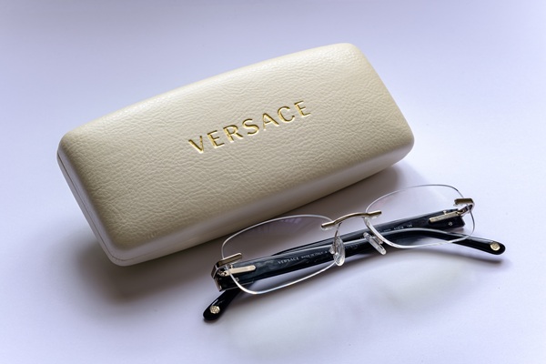 How To Choose The Perfect Versace Glasses For Your Face Shape
